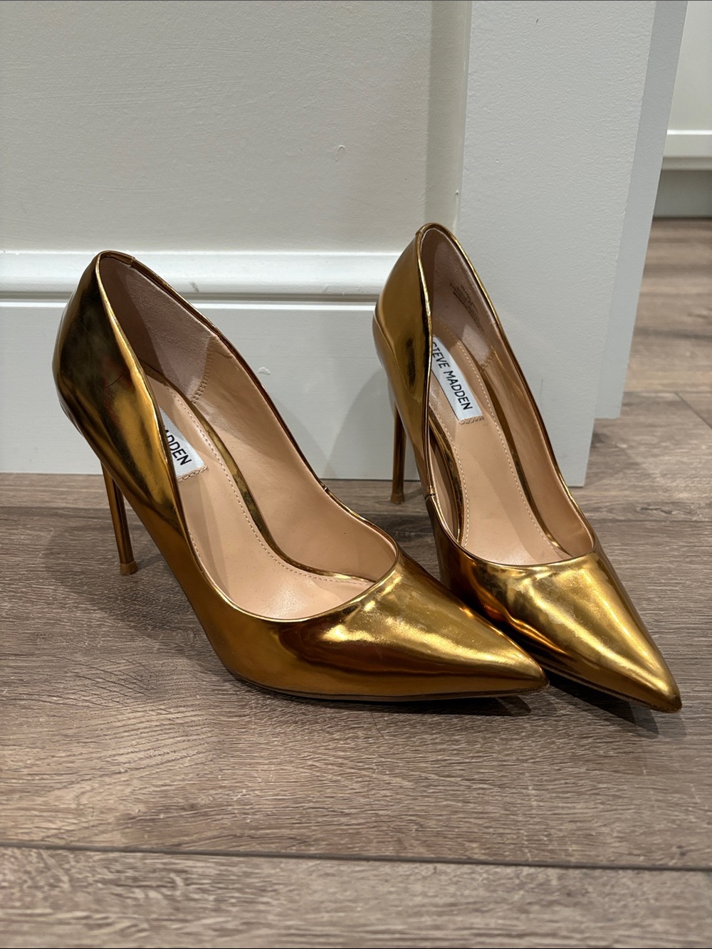 Steve Madden Gold Pumps